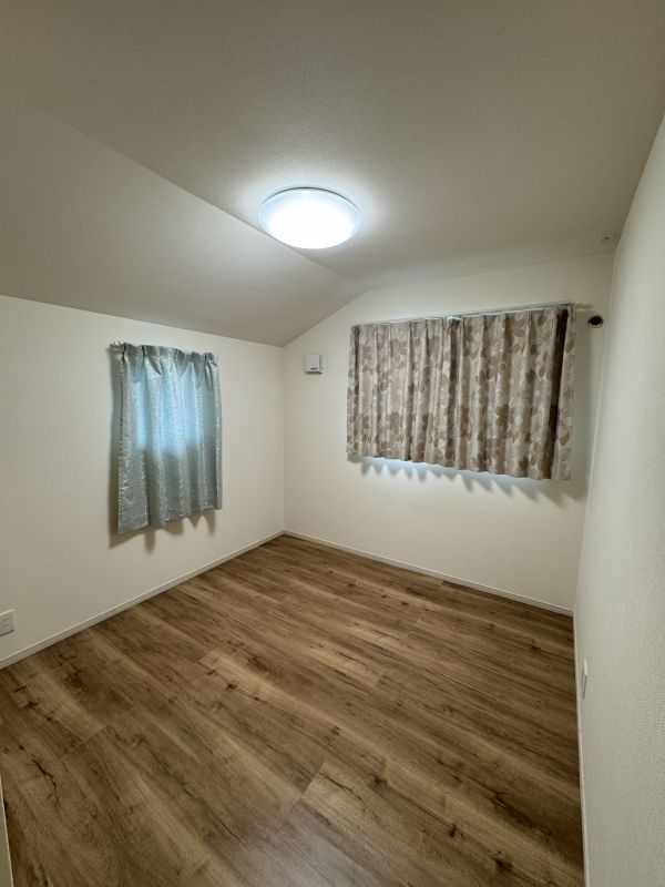 洋室 寫(xiě)真撮影日：11/16/24, 12:00?AM