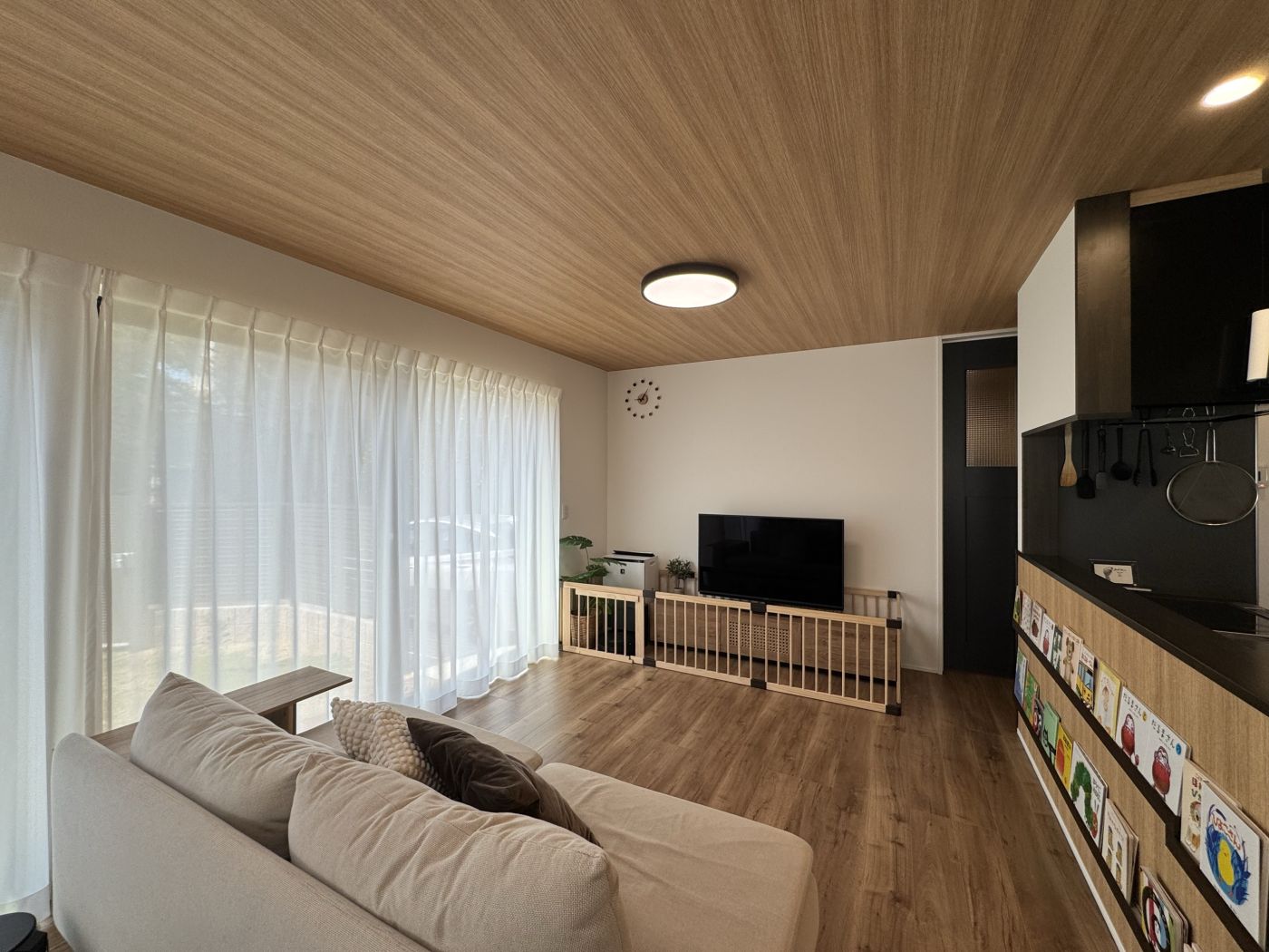 L 寫真撮影日：8/1/25, 12:00?AM