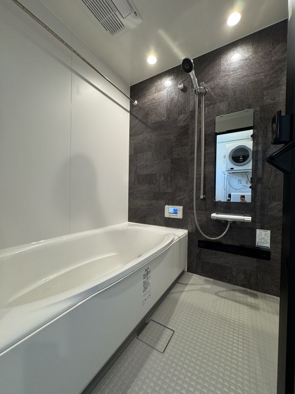 浴室 寫真撮影日：8/1/25, 12:00?AM