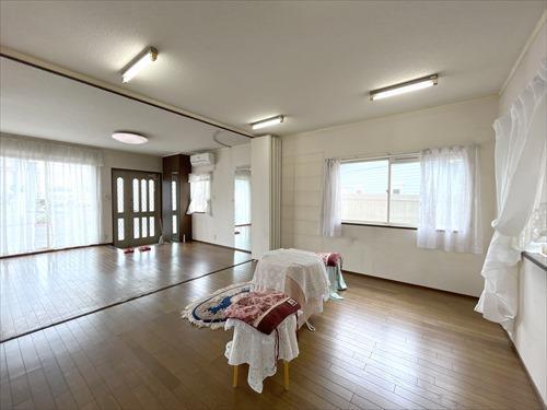 洋室（約７．４帖）、ＬＤ（約１３．８帖）