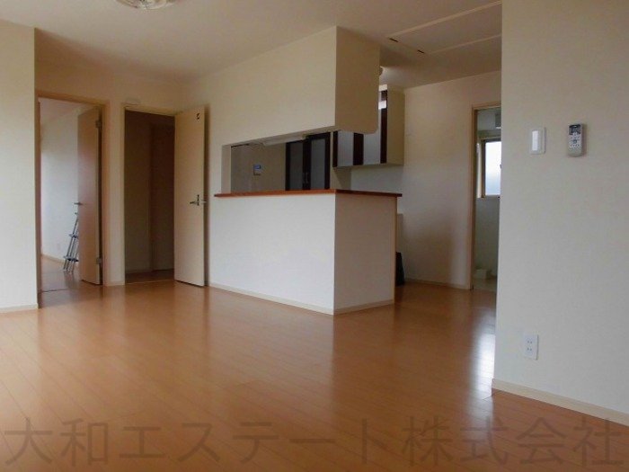 リビング(クイーンズコート春)