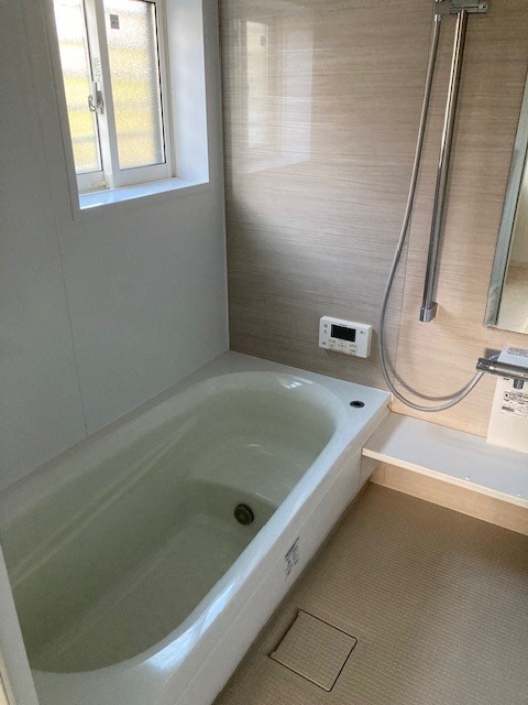 浴室 寫真撮影日：10/5/25, 12:00?AM