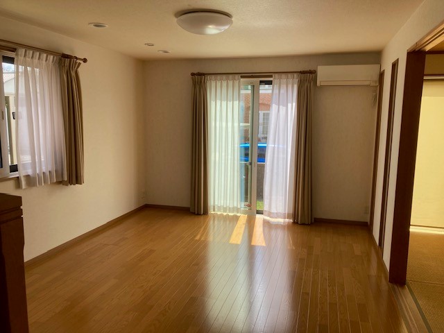 リビング 寫真撮影日：10/5/25, 12:00?AM