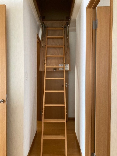 屋根裏収納 寫真撮影日：10/5/25, 12:00?AM