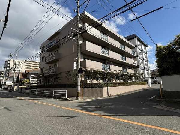 1996年築、総戸數13戸、三菱地所分譲のマンション