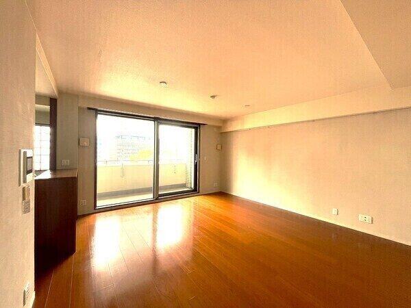 LDの天井高は約2500mmで、開放的な室內です。ご家族でゆったりとおくつろぎいただけます。