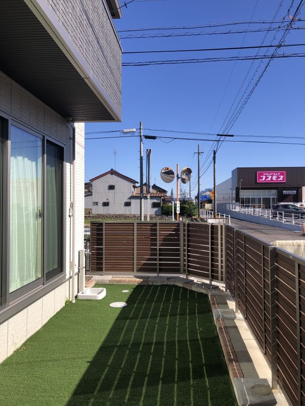 庭スペース　撮影年月：令和6年11月