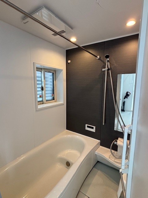 浴室 寫真撮影日：5/23/25, 12:00?AM