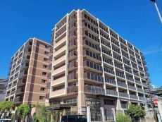 2012年8月築、10階建マンション。阪急神戸線「西宮北口」駅 徒歩7分、2WAYアクセス可能です。