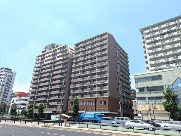 1999年2月築、SRC造の総戸數77戸のマンションです。13階建3階部分、東向きの住戸です。