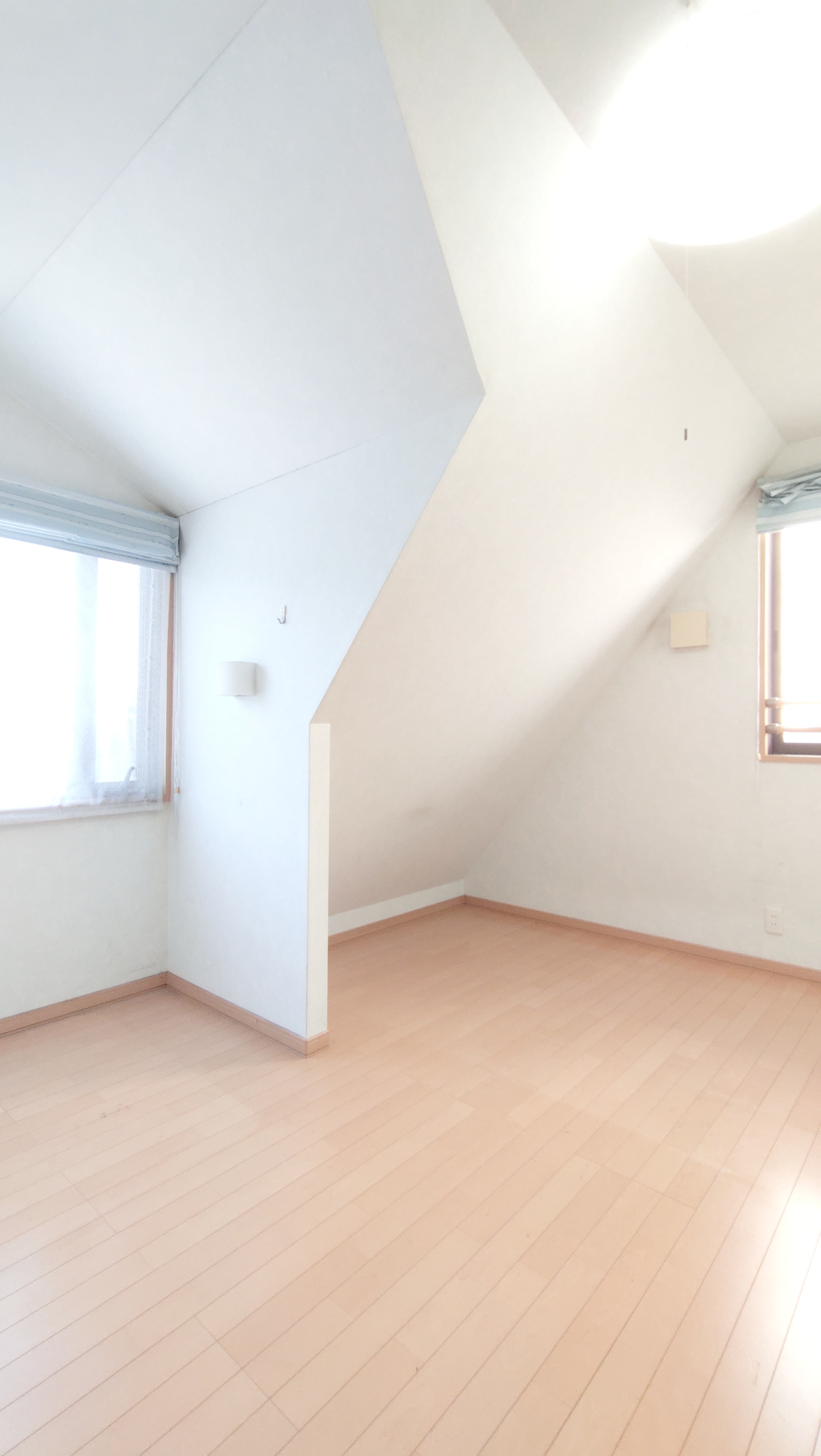 勾配天井の３階洋室　２０２５年７月撮影