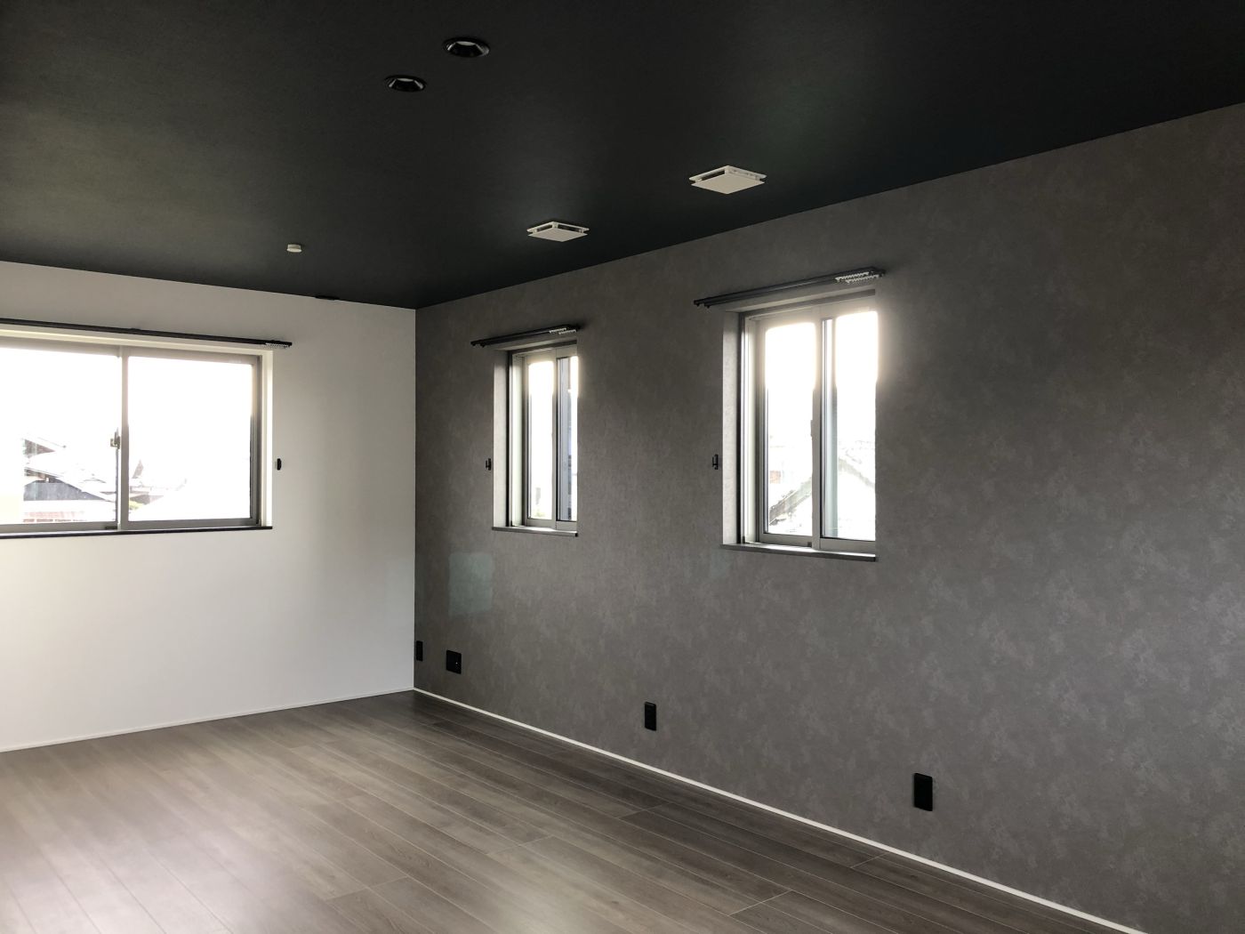 寢室 寫真撮影日：6/24/24, 12:00?AM