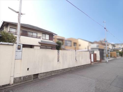 外観と前面道路