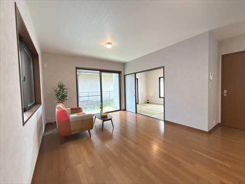 ＬＤＫ（約１８．６帖）