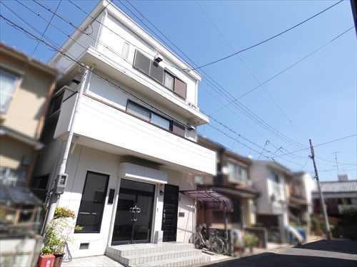 外観と前面道路