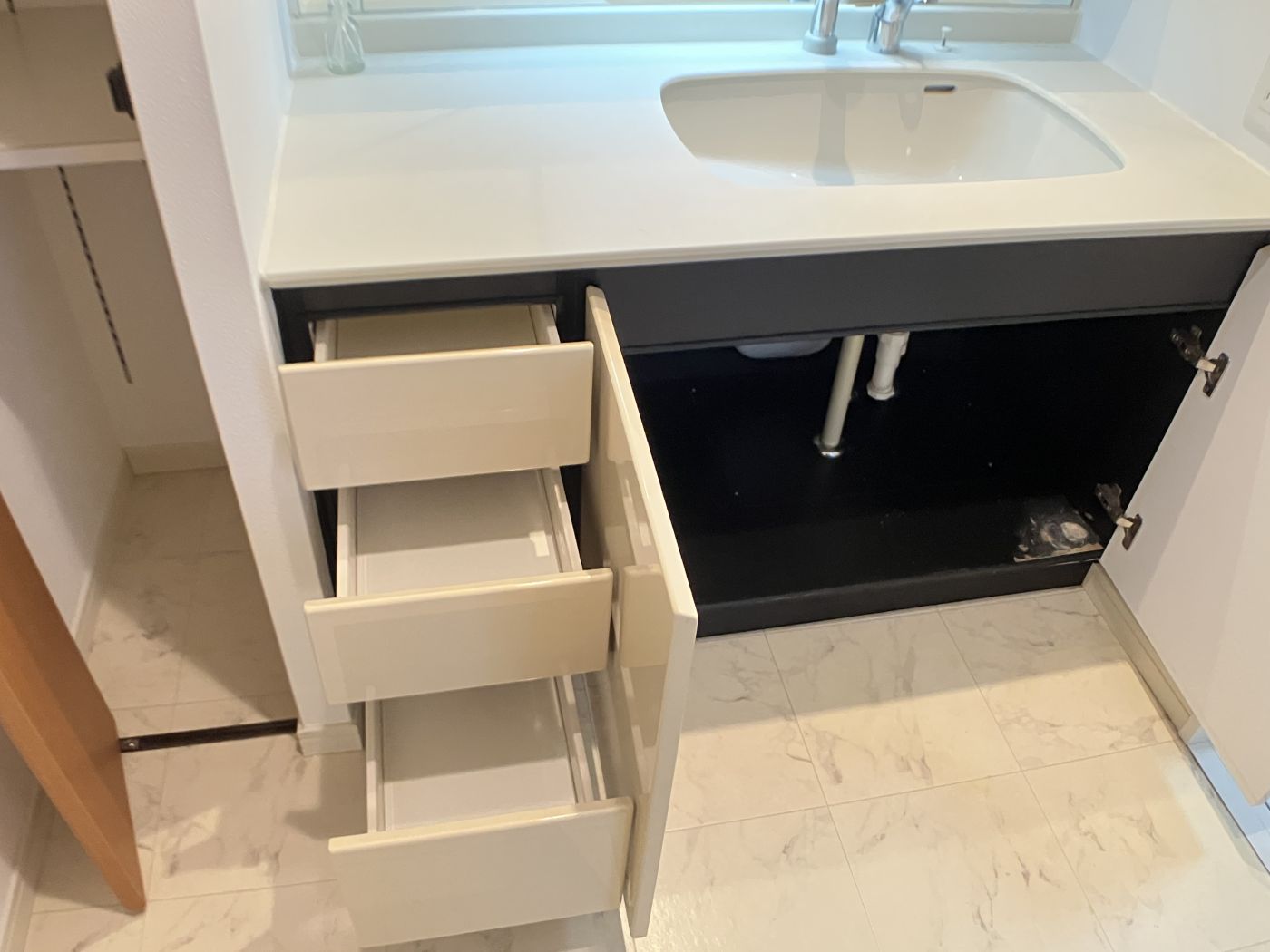 洗面化粧臺（収納） 寫真撮影日：4/6/25, 12:00?AM