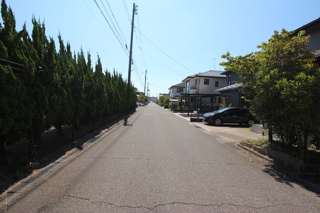 前面道路 寫真撮影日：9/6/24, 12:00?AM