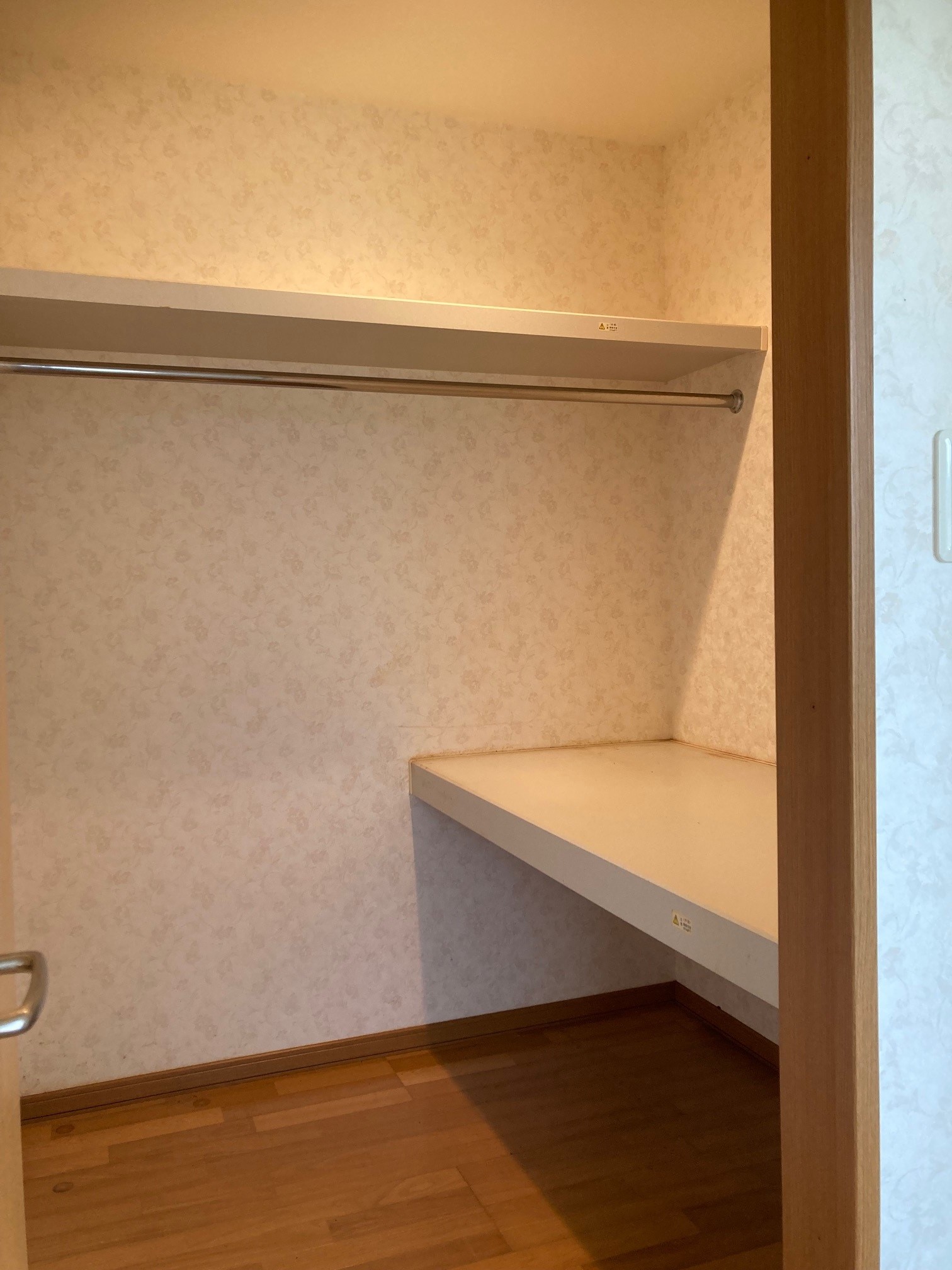 ウォークインクローゼット 寫真撮影日：8/20/25, 12:00?AM