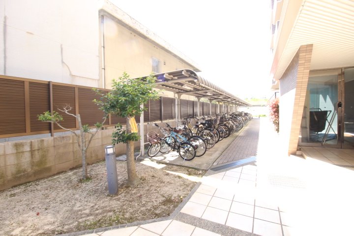 ☆敷地內(nèi)駐輪場(chǎng)となります☆