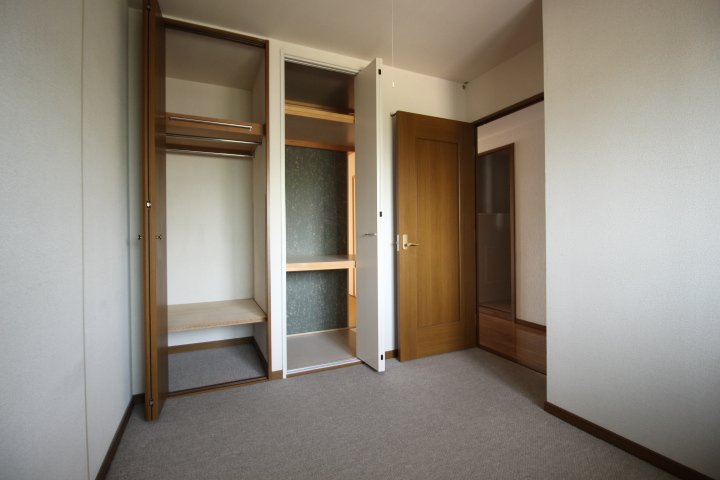 ☆室內(nèi)?北東洋室?収納になります☆