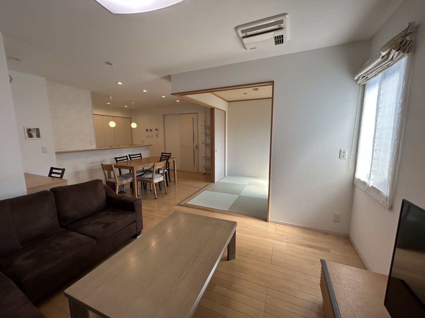 室內 寫真撮影日：6/1/25, 12:00?AM