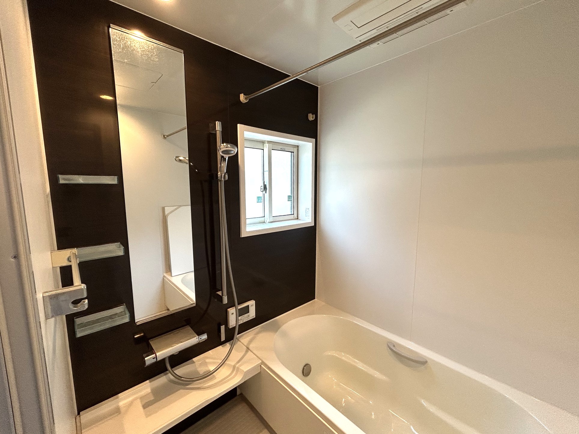 浴室 寫真撮影日：6/1/25, 12:00?AM