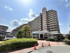 JR埼京線「南與野」駅徒歩16分、都心主要エリアへの通勤も軽快に。小中學校も徒歩圏內に揃っています。