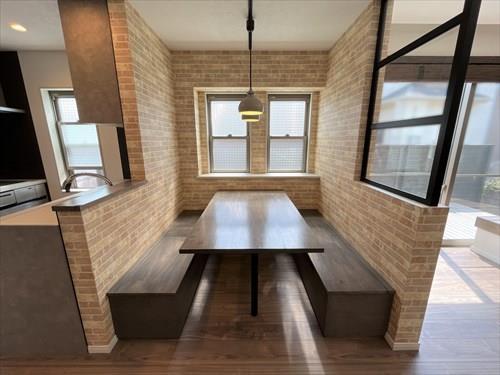 ダイニングテーブル