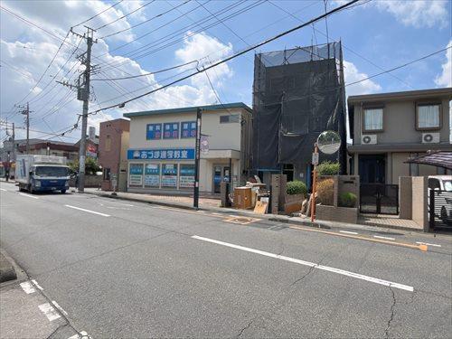 前面道路含む現地外観＿２０２５年９月撮影