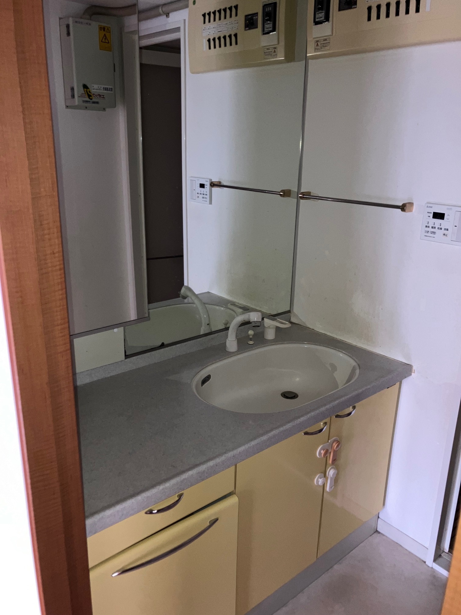 洗面室 寫真撮影日：10/1/25, 12:00?AM