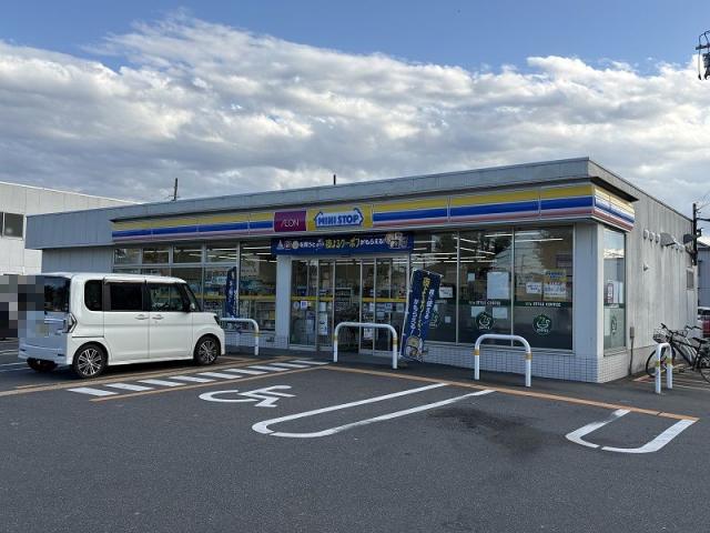 ミニストップ新白岡駅東口店 750m 寫真撮影日：2025-10-30