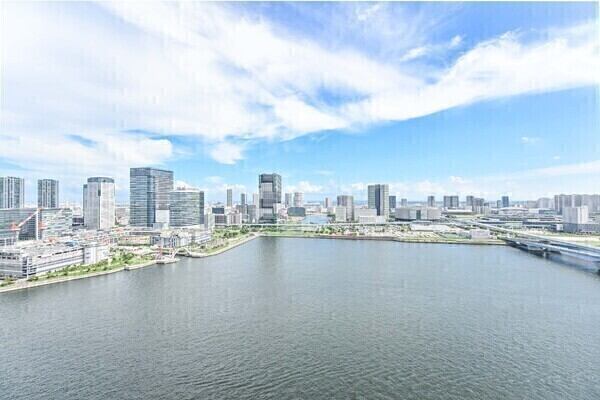 バルコニーからは、視界いっぱいに晴海運(yùn)河が広がります。爽やかな水面を感じることができます。