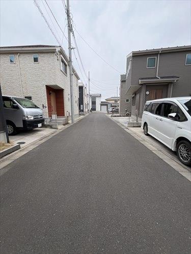 西側前面道路（１）撮影２０２４／３