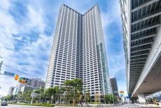 都営大江戸線「勝どき」駅徒歩7分。2016年11月築、全1420戸のトライスター型マンションです。