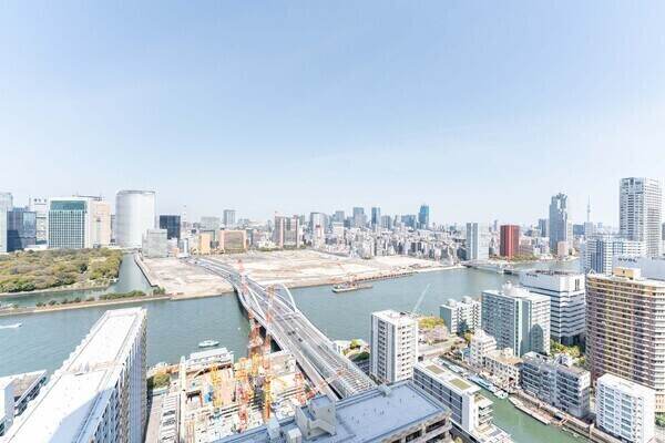 30階部分につき眺望良好。東京スカイツリー?隅田川?築地市場跡が望めるお部屋です(天候による)。