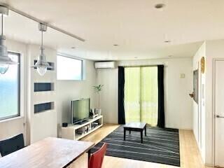 LDKはゆったり20.4帖、三面採光が確保され開放的です。※販売対象に家具?調度品は含まれません。