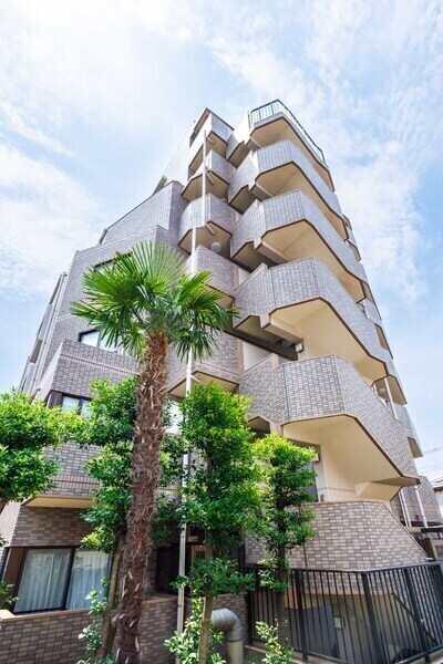 日本ハウズイングによる日勤管理體制。共用部も綺麗に保たれており、気持ちよく利用できそうです。