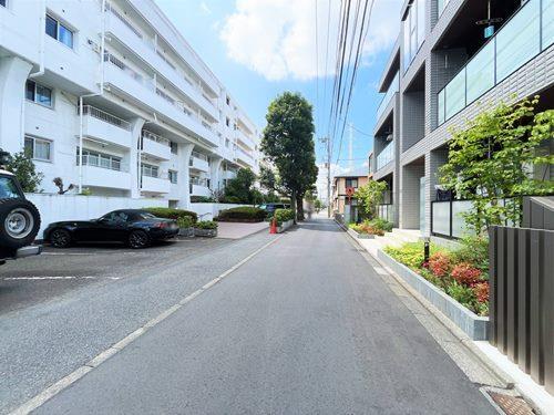 【現地前面道路２０２５年７月撮影】