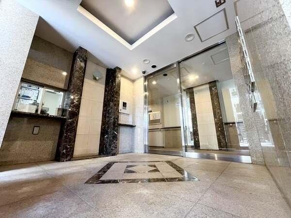 大切なペットと一緒に暮らせるマンションです(細則有り)。ゴミ出しは時間帯を気にせず24時間可能です。