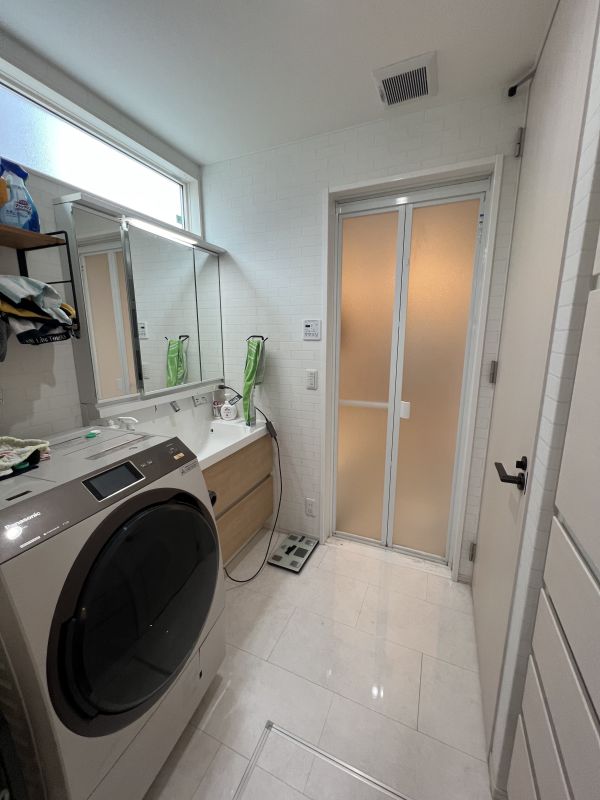 洗面室（2024年12月撮影）寫真內の家電?備品は価格に含まれません