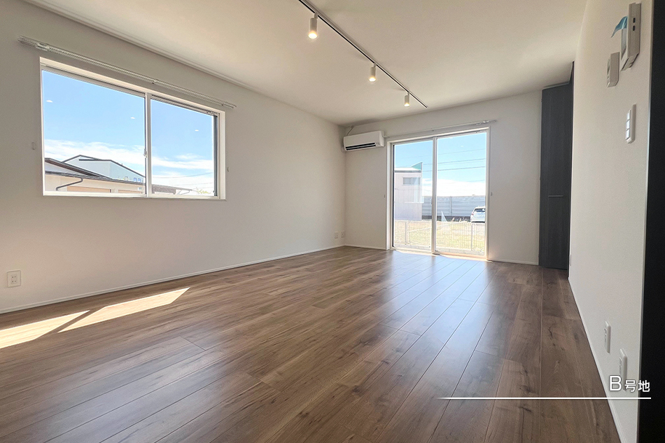 セキュレア初生町IV