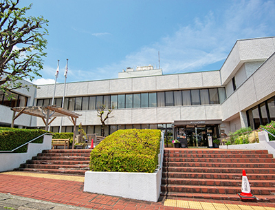 橫浜市山內図書館