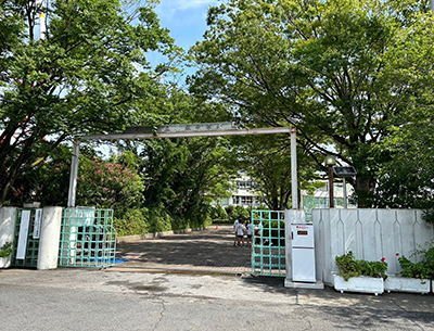 草加市立谷塚中學校