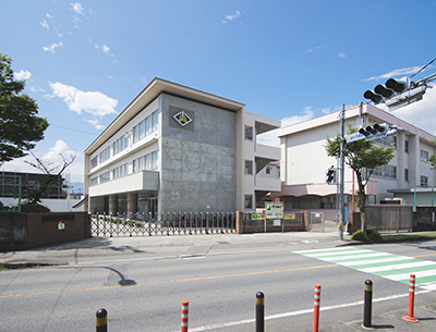 甲府市立山城小學校