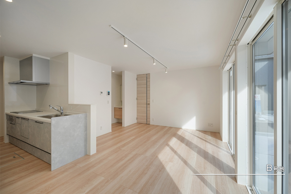 セキュレア南小泉2丁目　(分譲住宅)