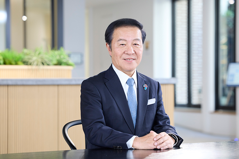 代表取締役社長／COO 大友　浩嗣