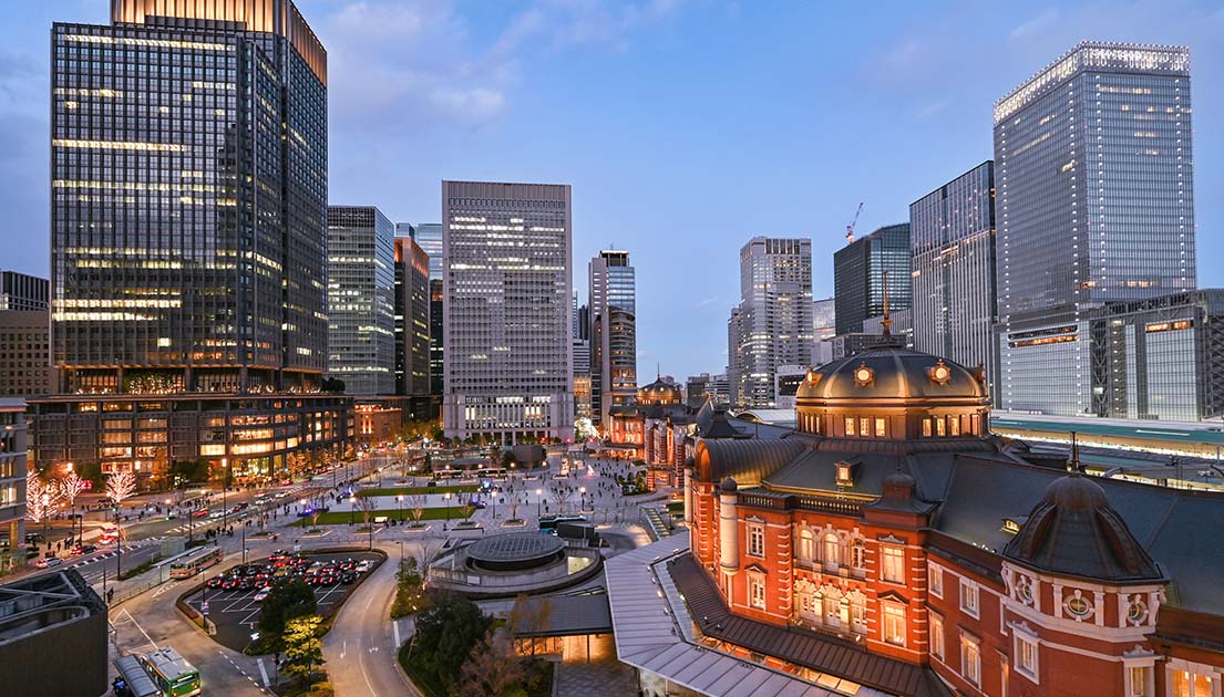 「東京」駅へ