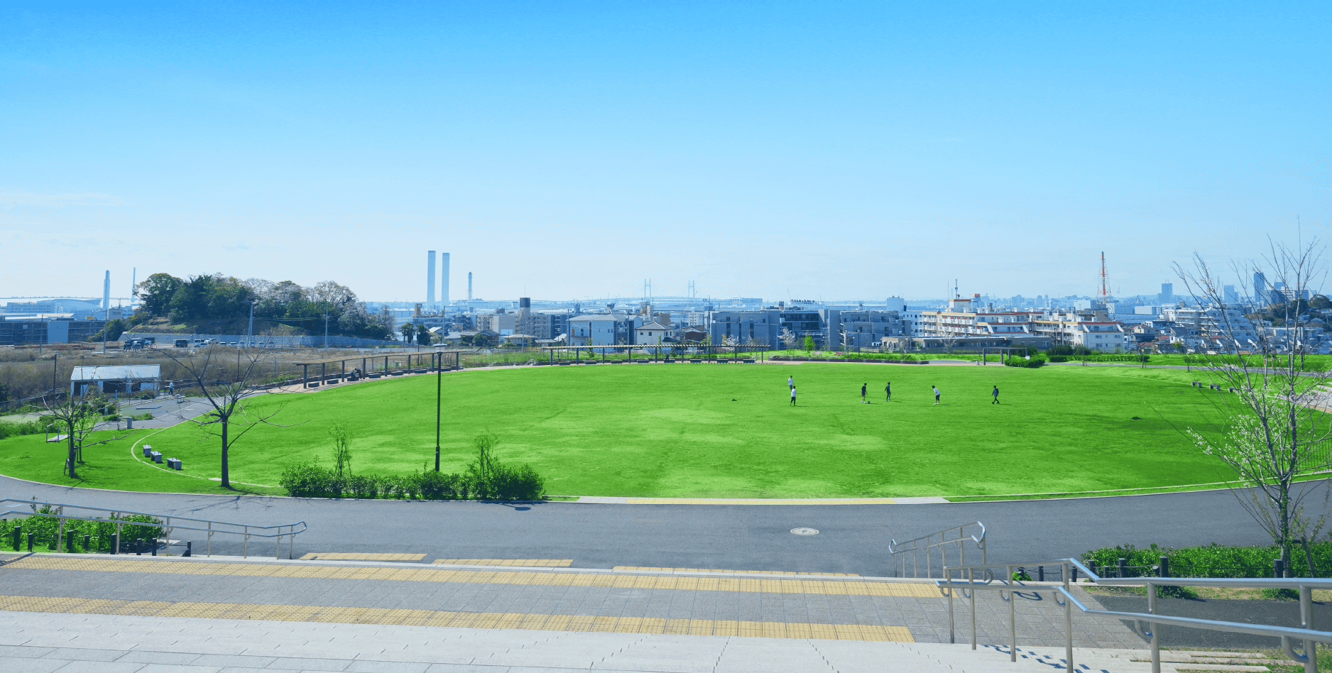 鶴見花月園公園 徒歩５分