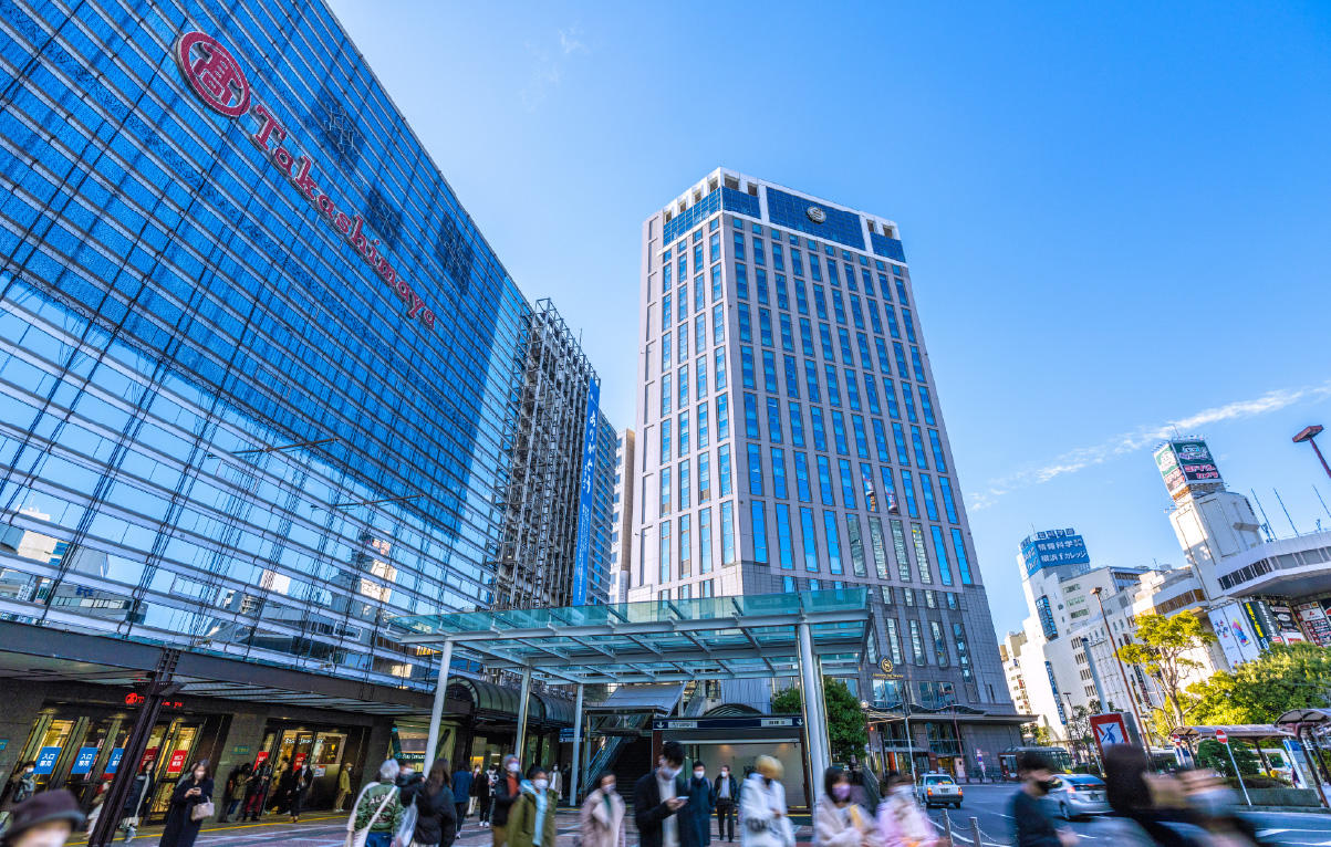 「橫浜」駅