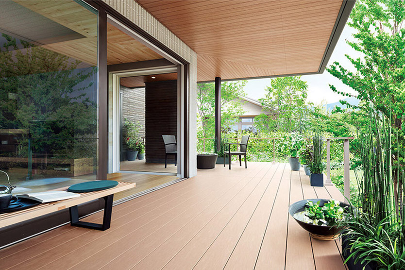 おしゃれなウッドデッキ